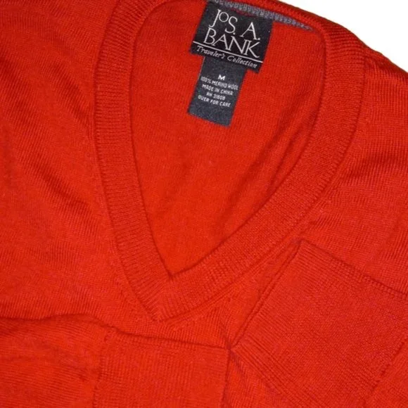 100% MERINO WOOL Jos A Bank RED V NECK SWEATER - Picture 2 of 4